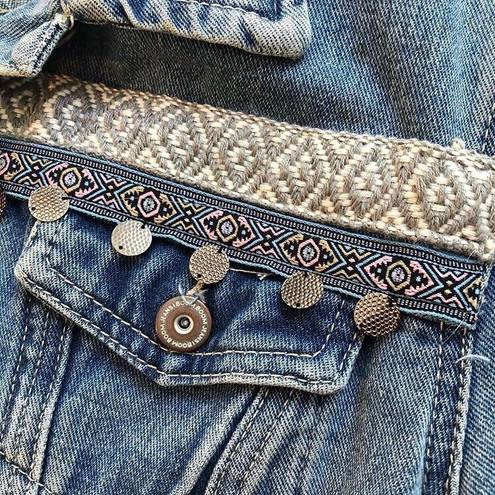 Boom Boom Jeans  boho embroidery jean jacket.