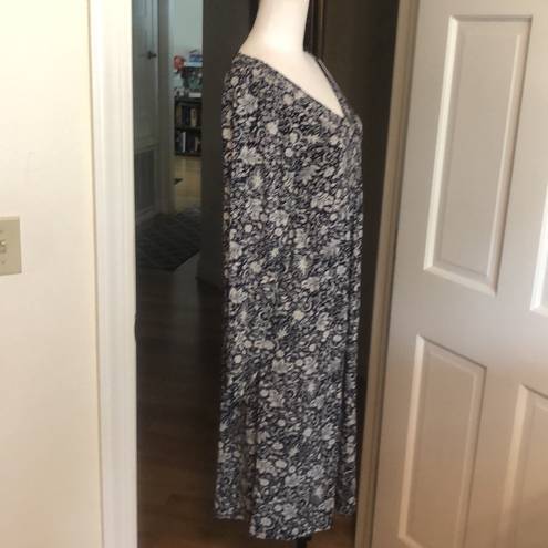 Isabel Maternity  Blue with Light Gray Floral Pattern Size Medium NWT