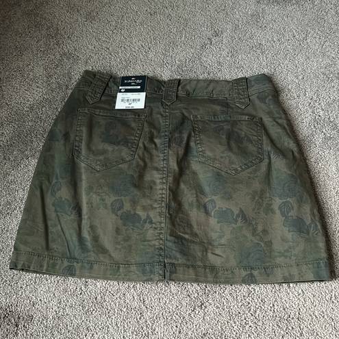 St. John’s Bay St John Bay Green Camo Skort SIZE 4P