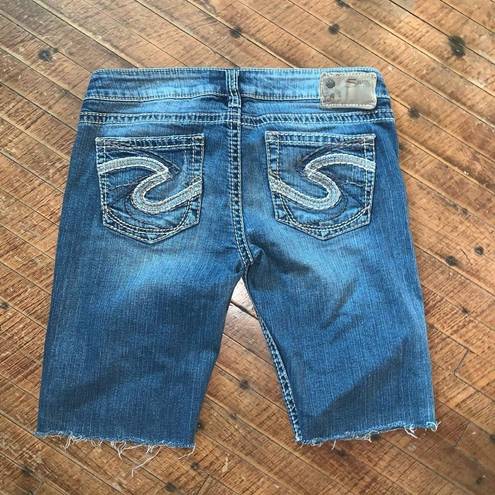 Silver Jeans  cutoff raw hem Bermuda Tuesday low rise 28 jean shorts