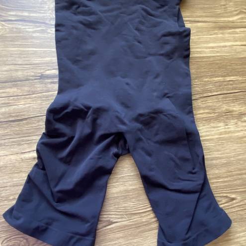 SKIMS NEW  SCULPTING SHORT ABOVE THE KNEE ONYX Size XL