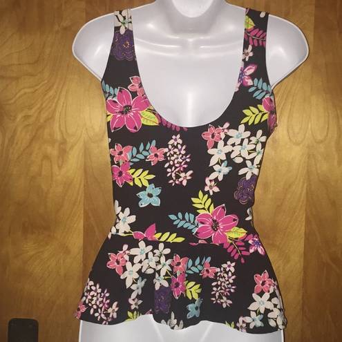 1st Kiss  Floral Peplum Top Size Medium