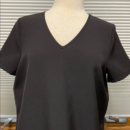 Romeo + Juliet Couture Romeo & Juliet black v-neck short sleeve blouse Size Small