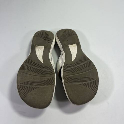 Clarks Collections by  Gray White Flip Flop Thong Slip On Sandals US Size 7
