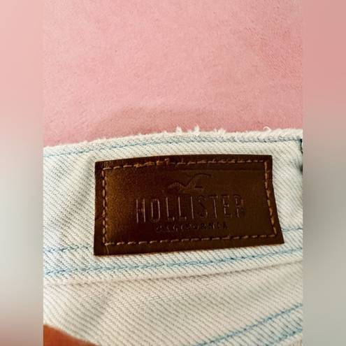 Hollister  Boyfriend Low Rise Shorts in Pink‎ Denim size 1/25