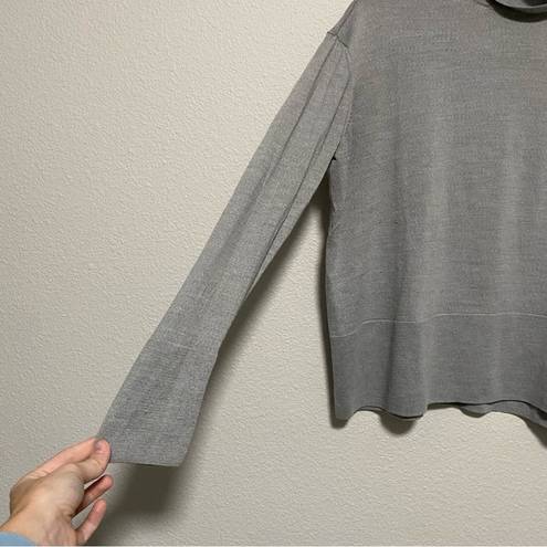 Everlane  Lightweight Gray Wool Turtleneck Sweater