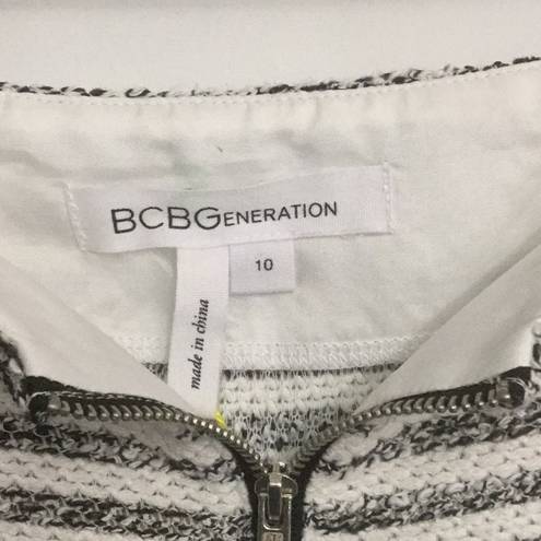 BCBGeneration NWT  Striped Tweed Zip Skirt B & W 10