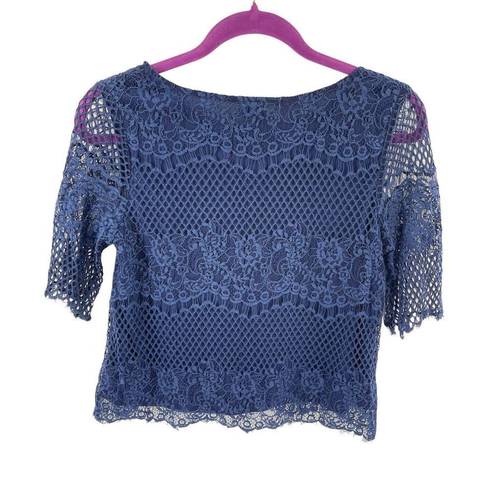 Alya  lace crochet cropped crop top shirt oversized fit medium