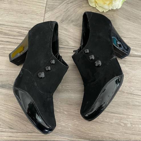 sbicca  heeled booties size 9