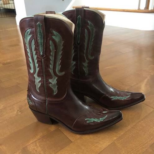 Charlie 1 Horse NWT  By Lucchese Walnut & turquoise boots in original box size 11