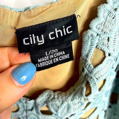 City Chic  So Fancy Sea foam Floral Lace V Neck Spaghetti Strap Peplum Top