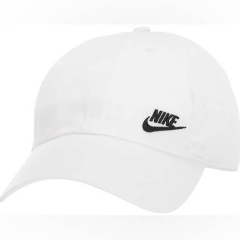 Nike  Women's Sportswear Heritage86 Hat in White