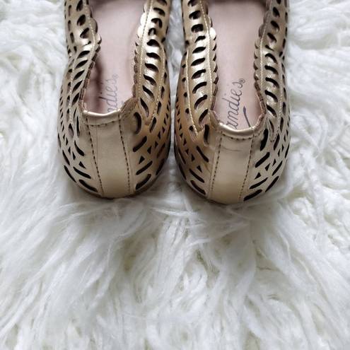 Candie's  Cacoconut Gold Flat Shoes Size 6.5