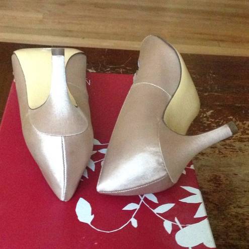 Mootsies Tootsies Satin Flower Open Toe Peep Toe Heel Taupe - Sz 7.5