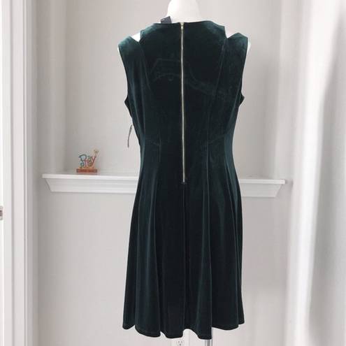 Gabby Skye  Cut-Out Velvet Dress Green Size 14 NWT