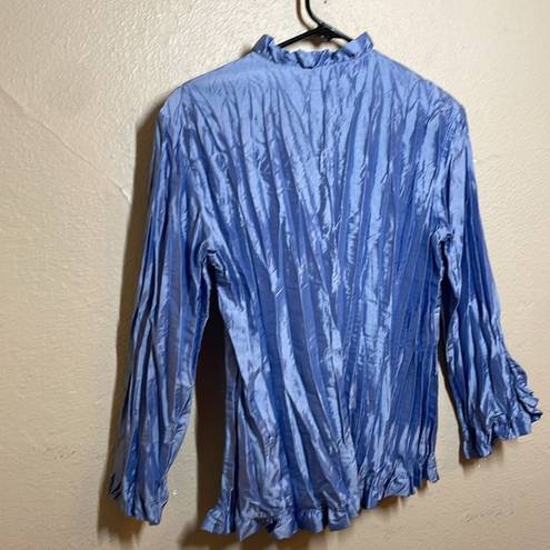 Buttons Periwinkle Blouse Glass look faceted , crinkle, taffeta look Small