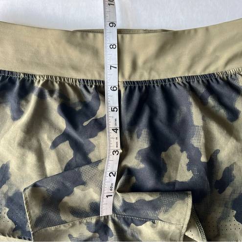 Second Skin camo athletic running shorts green size small