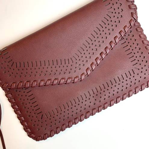 Krass&co Jen &  Vegan Leather Maroon Tassel Clutch