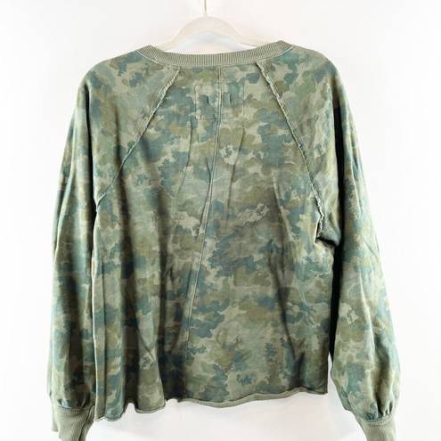 Pilcro  Reworked Popover V-Neck 100% Cotton Sweatshirt Green Camo Print Medium