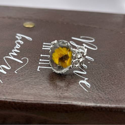 Daisy Handcrafted Women’s Yellow  Flower Glass Cabochon Stainless Steel Ring