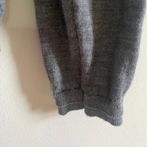 Tahari  Gray Wool Turtleneck Sweater