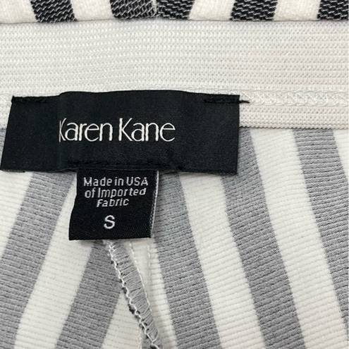 Karen Kane  wide leg cropped pants striped Small elastic waist pull on