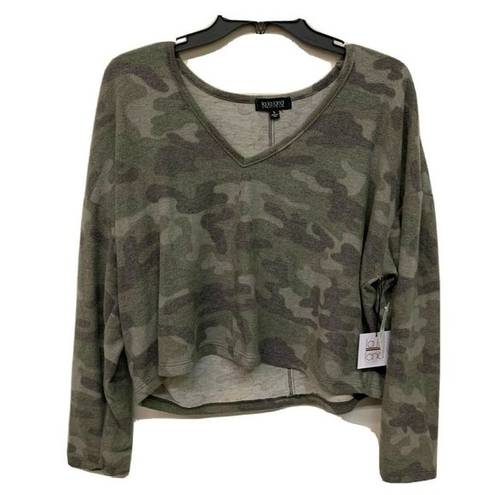 Krass&co La La Land Creative  Womens Camo Super Soft Crop Top