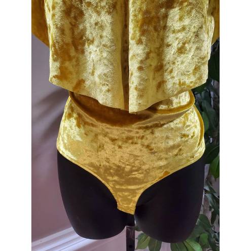 One Piece 7th Avenue Women’s Yellow Solid V-Neck SleeveLess  Bodysuit Size Large