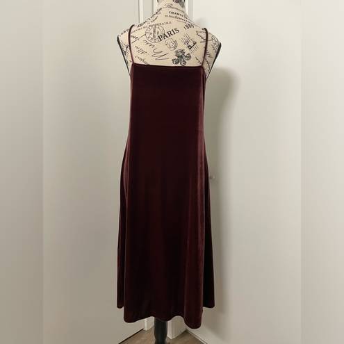 Uniqlo V-Neck Velvet Midi Dress