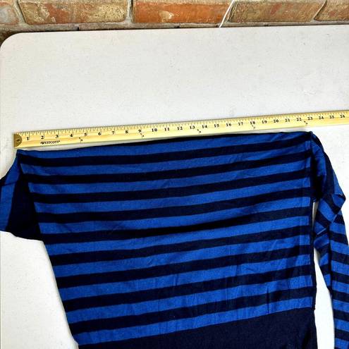 DKNY  Women's Blue/Navy Striped Crew Neck Pullover Sweater - Size appx M/L P