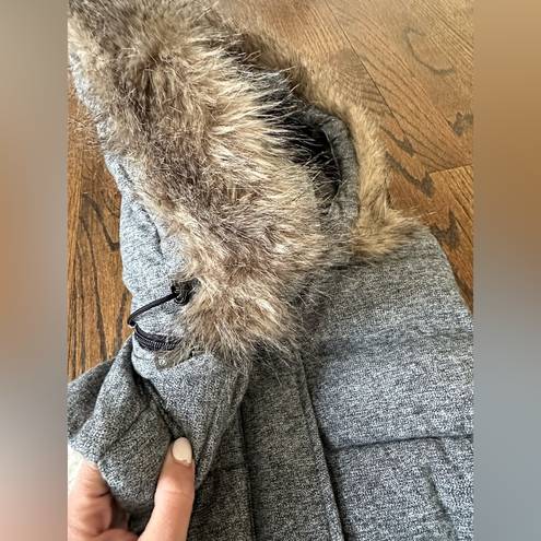 Banana Republic  Grey Faux Fur Trim Hooded Vest sz N0367