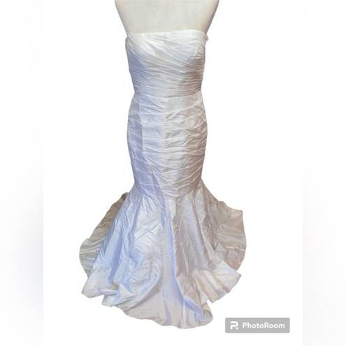 Oleg Cassini  taffeta mermaid gown in white NWT size 8