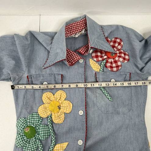 Daisy Vintage Size 10 70s  Appliqué Chambray Shirt Embroidered 3D Flowers Button