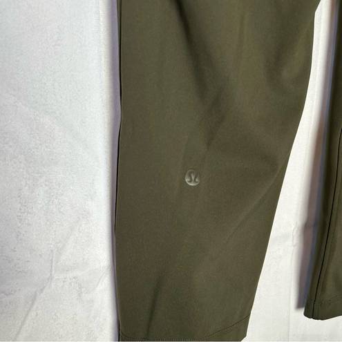 Lululemon  On The Fly Green Cropped Workout Jogger Pants Size 6