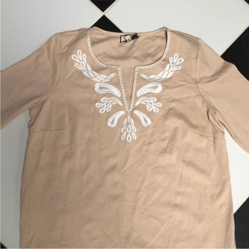 Tuckernuck  Miguelina Embroidered Tunic Relaxed Fit Clean Girl Aesthetic Resort M