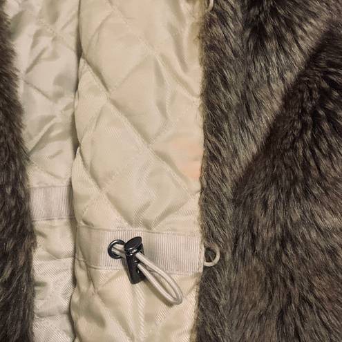 Banana Republic  Women’s Faux Fur Vest