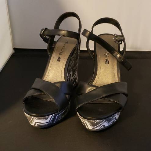 American Eagle NWOT  Wedge Sandals Size 5.5