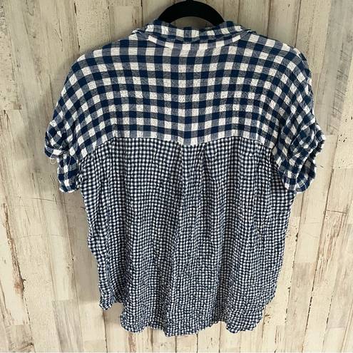 Jane and Delancey  Blue Crinkle Plaid Button Up Short Sleeve Shirt