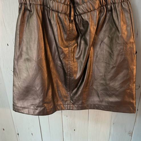 Forever 21  Faux Leather Skirt Size Large