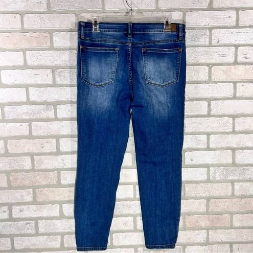 Judy Blue  Relaxed Fit Distressed Ankle Jeans Size 31