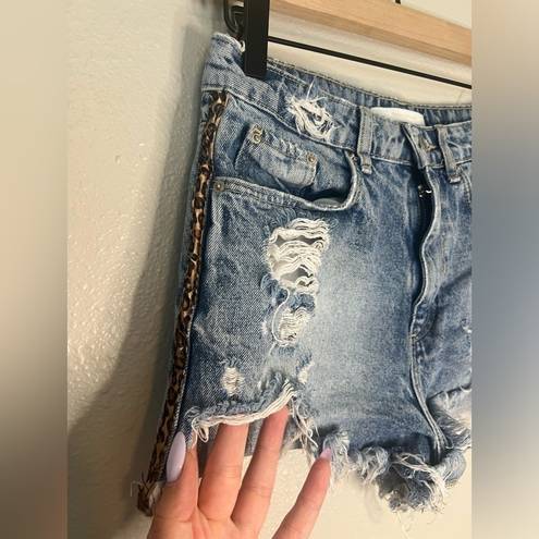 ZARA  distressed denim short