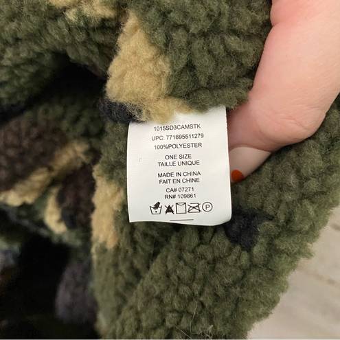 infinity NWT Boutique Camo Print Sherpa  Scarf