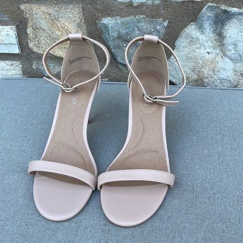 Lane Bryant  ankle strap light pink heels size 8 NWOT