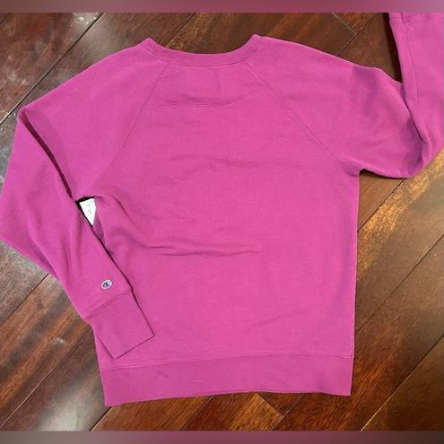 Champion  Women’s Fuchsia Crewneck Sweatshirt size M