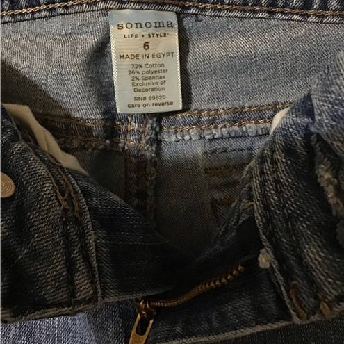 Sonoma Women Capri jeans. . Size 6.