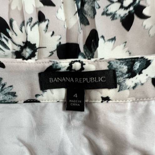 Banana Republic  Daisy Floral Pleated Skirt