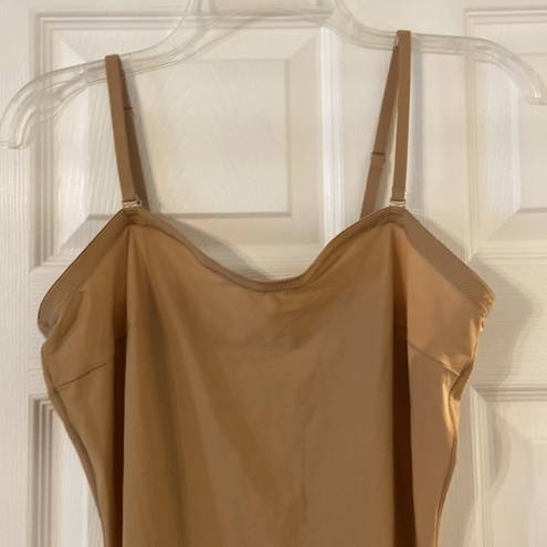 ASSET BY SPANX SIZE 1X Shape wear length28” excellent condition Tan