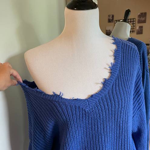 Moon & Madison Medium Blue Sweater 