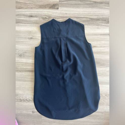 Vince  S Blue Button Up Silk Sleeveless Blouse