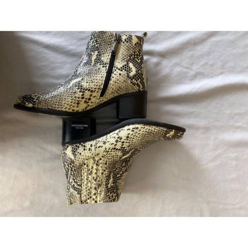 Blondo  Waterproof Elvina Snakeskin Cream Black Ankle Boots Size 8 NWOT